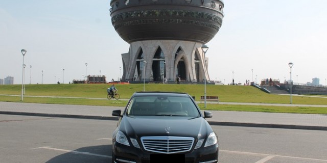 Mercedes E class w212 черный
